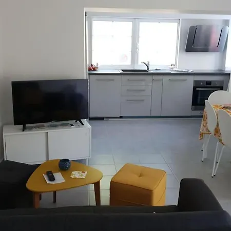 Apartment 2 Avec Jardinet Privatif - 200m De La Pereire